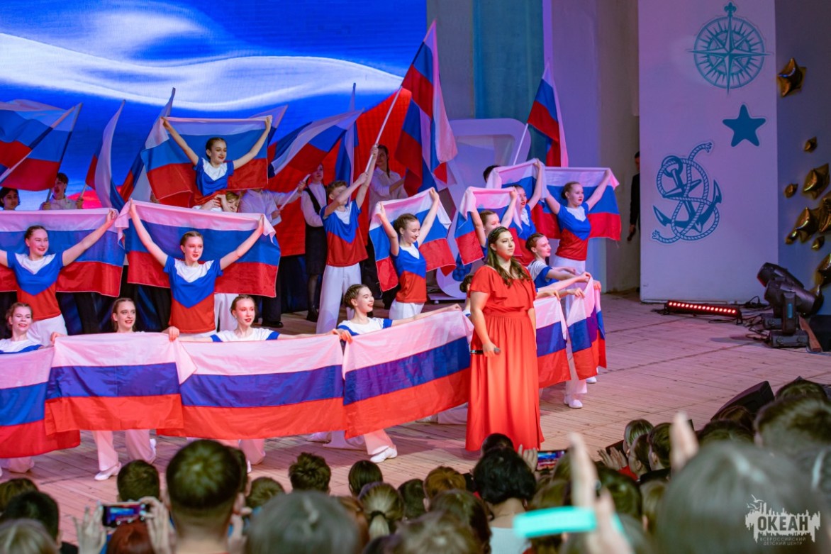 В «Океане» торжественно дали старт Всероссийским спортивным соревнованиям школьников «Президентские состязания»