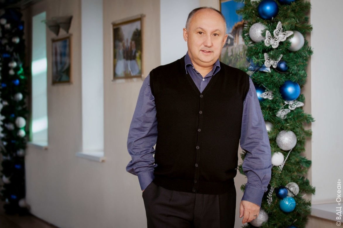 Директор ВДЦ «Океан» Андрей Базилевский поздравляет с наступающим Новым годом!