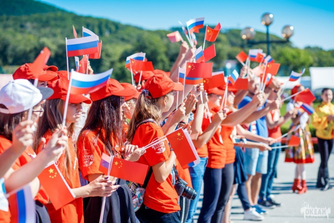 Стартовал российско-китайский фестиваль для школьников «Дорога сказок»