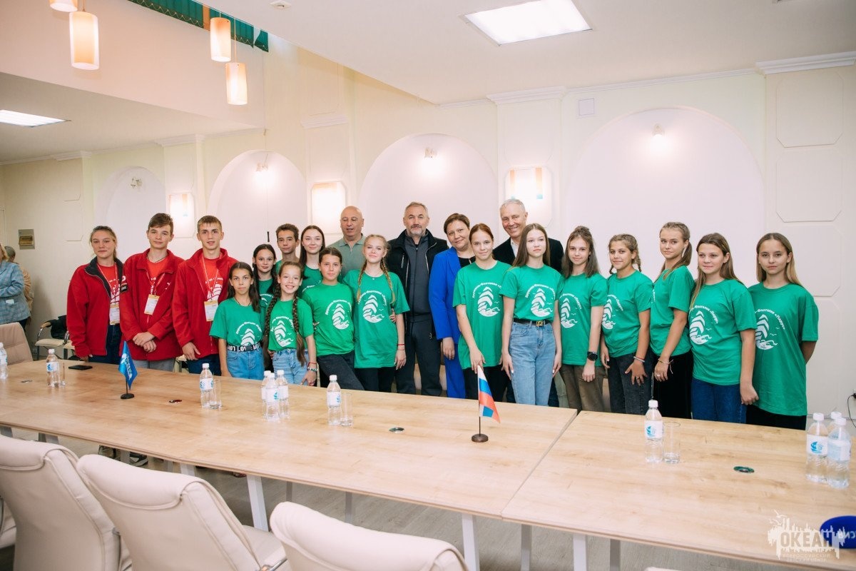 С дружеским визитом в детский центр «Океан» приехал губернатор Херсонской области