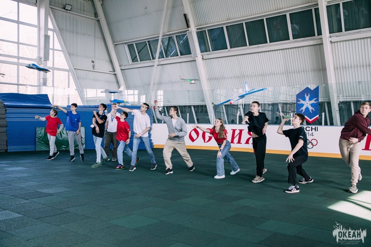 «Курс на взлёт»: океанцы запустили модели планеров