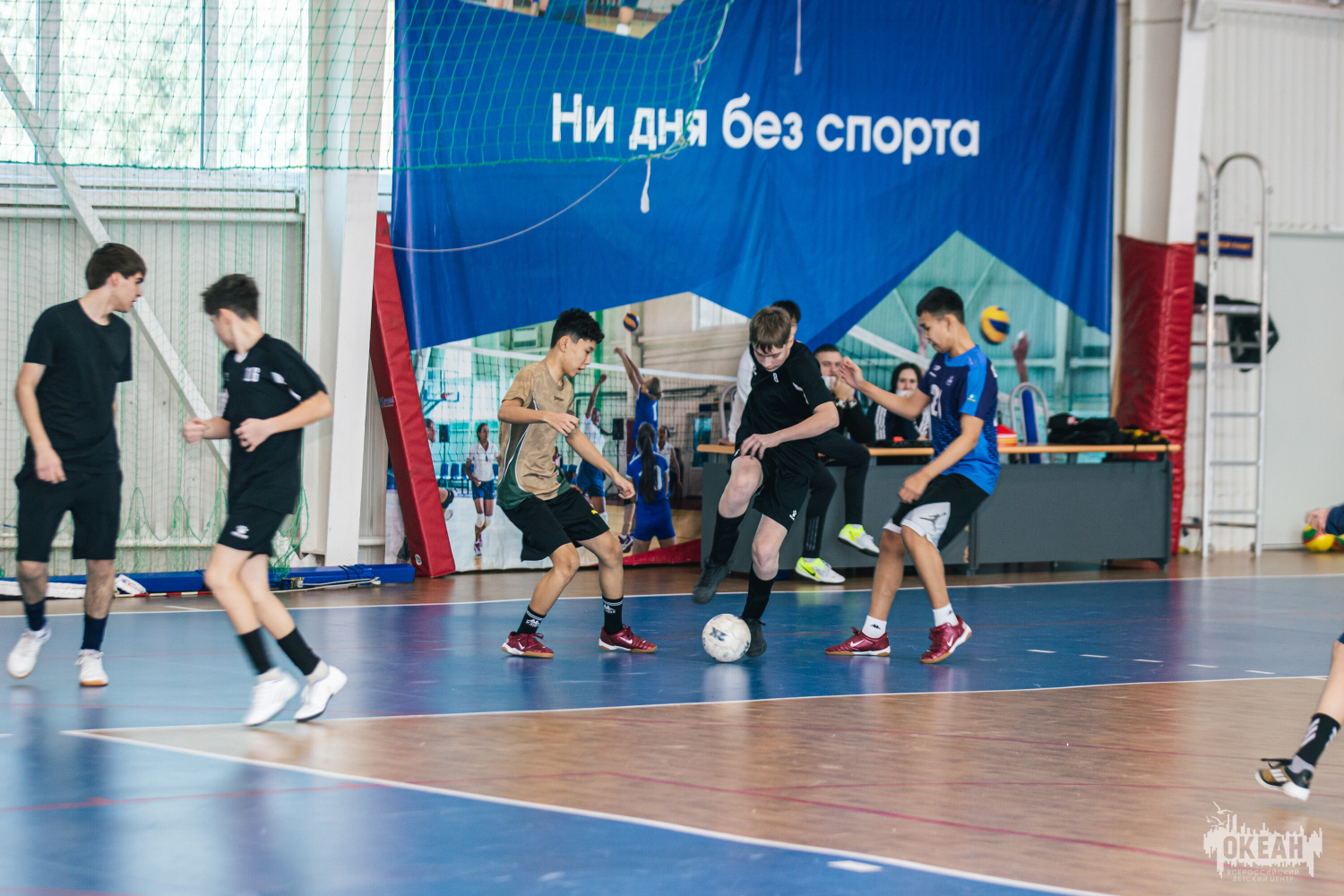 «Вокруг мяча»: юные футболисты посетили мастер-класс от тренера ФК «Океан» Павла Кузнецова