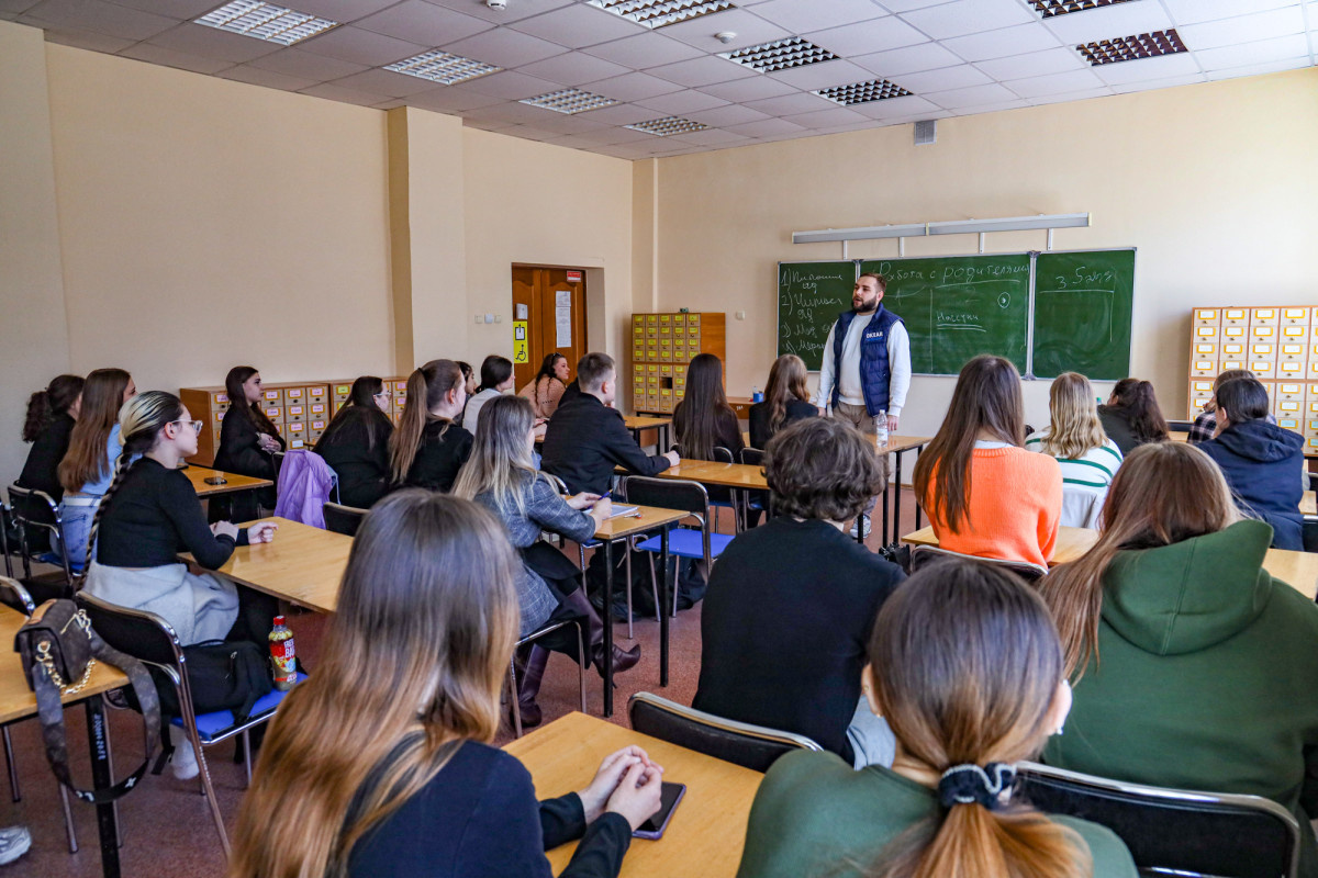 Школа подготовки вожатых ВДЦ «Океан»: сотрудники Центра провели семинар «Педагогика временного детского коллектива» для студентов Амурского гуманитарно-педагогического государственного университета