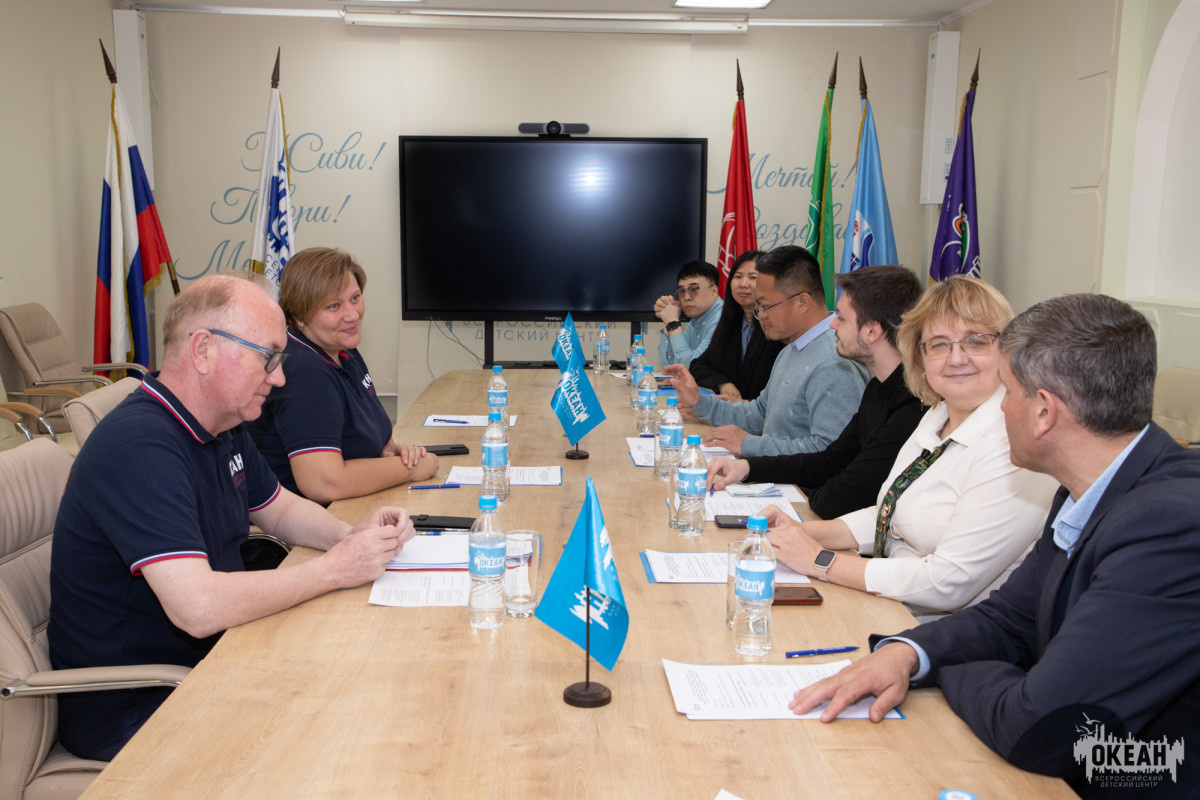 ВДЦ «Океан» принял делегацию Северо-восточного педагогического университета КНР и представителей Школы педагогики ДВФУ