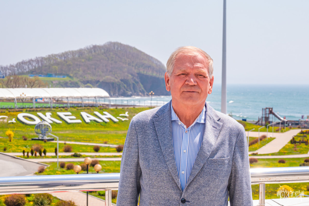 Экс-директор ВДЦ «Океан» Валерий Финтисов посетил детский центр