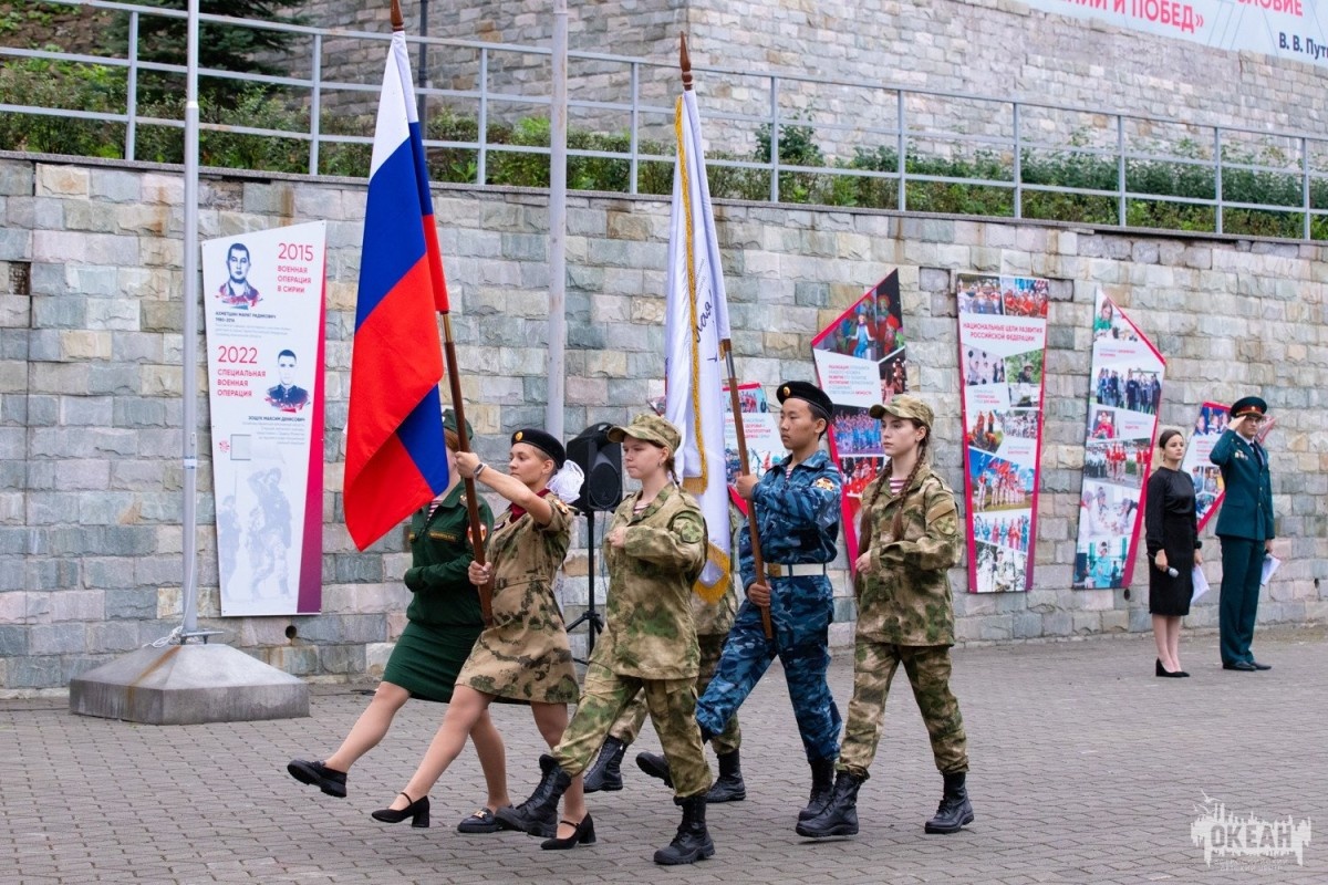 «Маяк» зажигает сердца: новая смена «Юных гвардейцев» ждёт героев