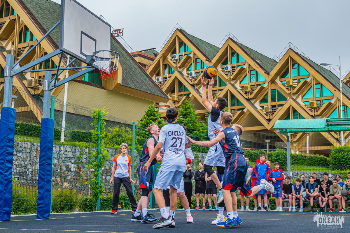 «Баскетбол: бросок в будущее»: для юных спортсменов прошёл первый этап соревнований «Звёзды стритбола»