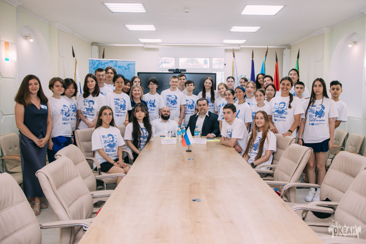 «Мир Открытий»: участники программы ВДЦ «Океан» встретились с представителями Министерства иностранных дел России