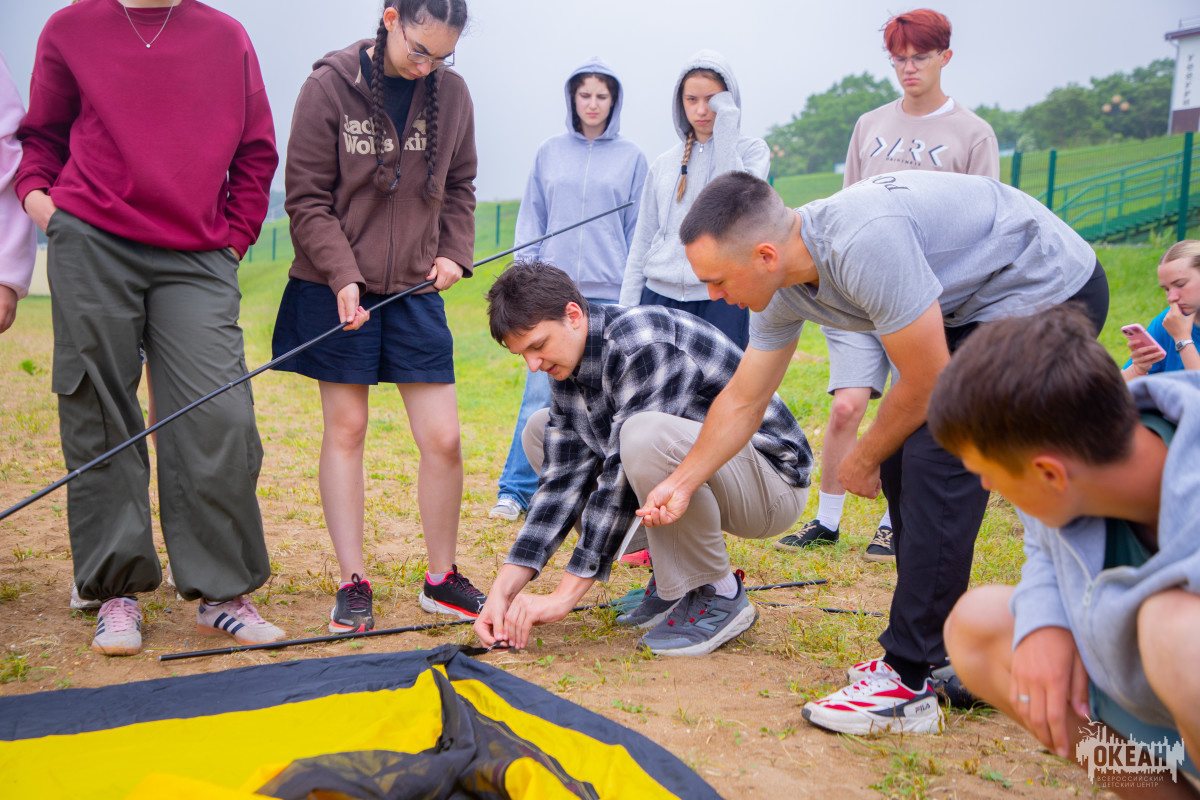 «Азбука туризма»: океанцы посетили занятие по организации привалов и ночлегов