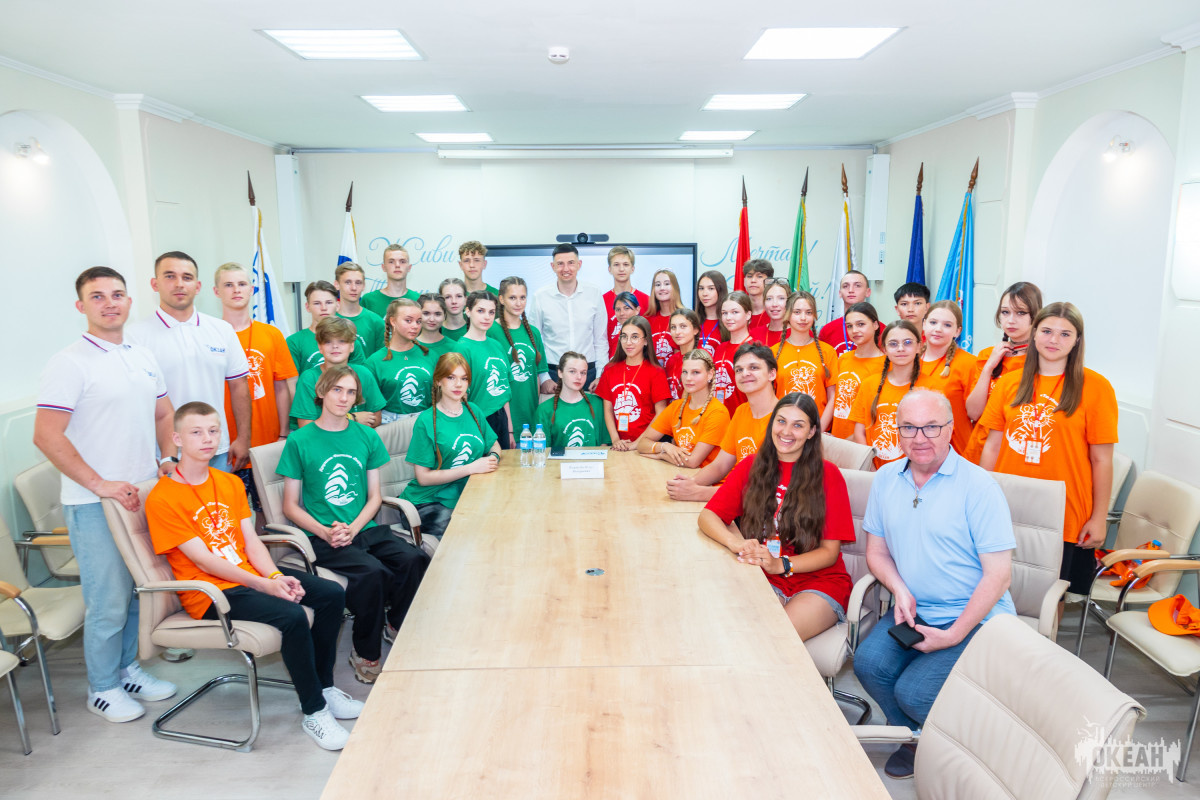 Директор ВДЦ «Смена» Игорь Журавлёв посетил ВДЦ «Океан»: обмен опытом и капсула времени для будущих поколений