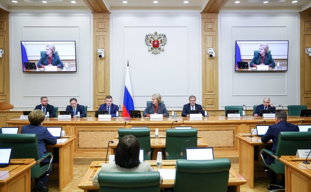 Александр Бугаев принял участие в заседании Комитета Совета Федерации по науке, образованию и культуре