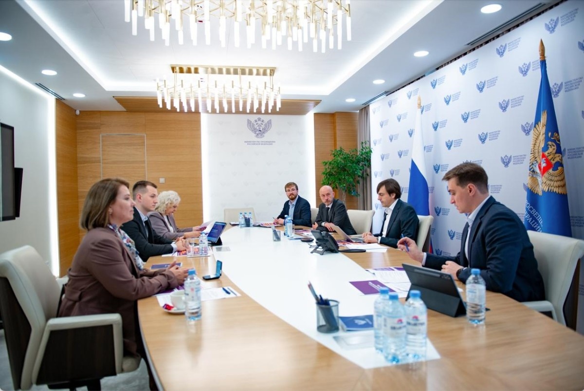 Сергей Кравцов и Артем Метелев обсудили создание возможностей для наставников