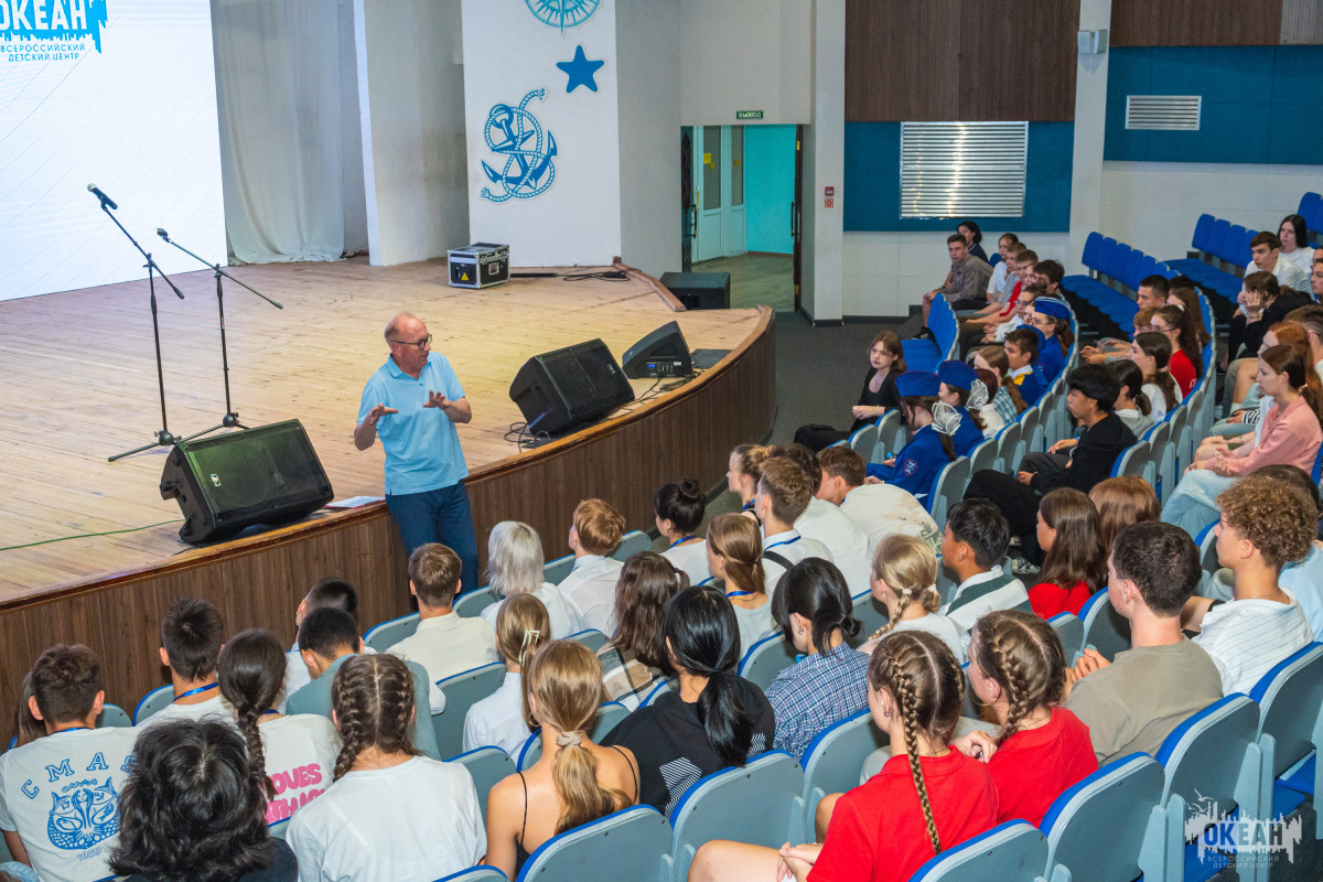 Для органов самоуправления VIII смены прошла встреча с Геральдом Рыбкиным