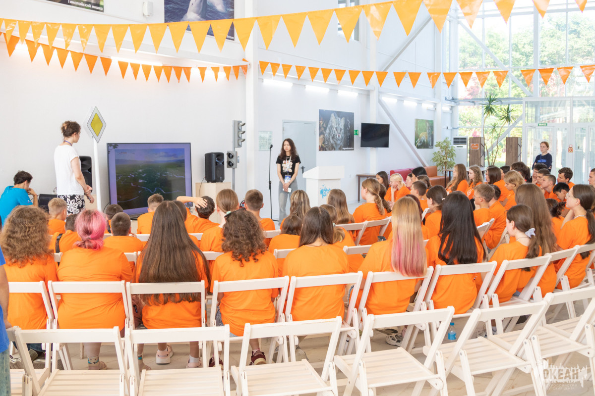 Для участников программы «Мир нашего будущего» прошла встреча с иностранными гостями ВДЦ «Океан»