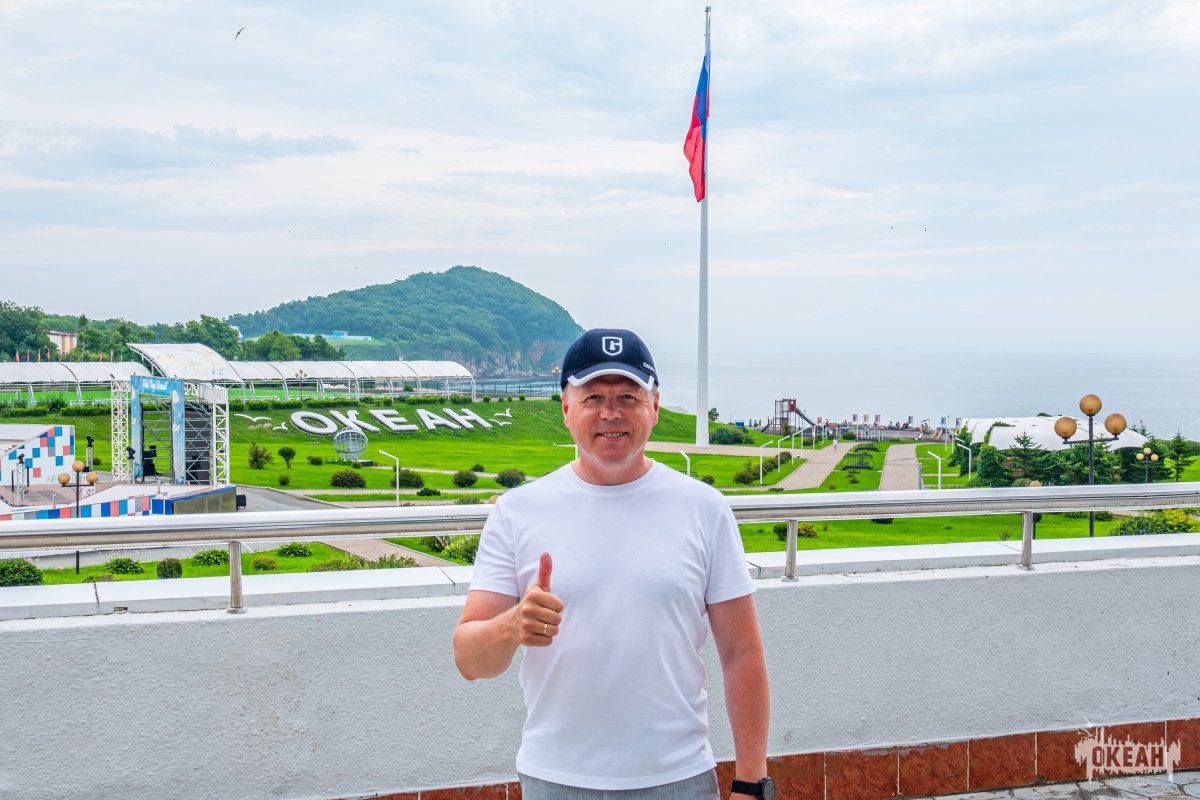 Заместитель губернатора Челябинской области и бывший участник океанских смен Алексей Фартыгин вновь посетил Центр