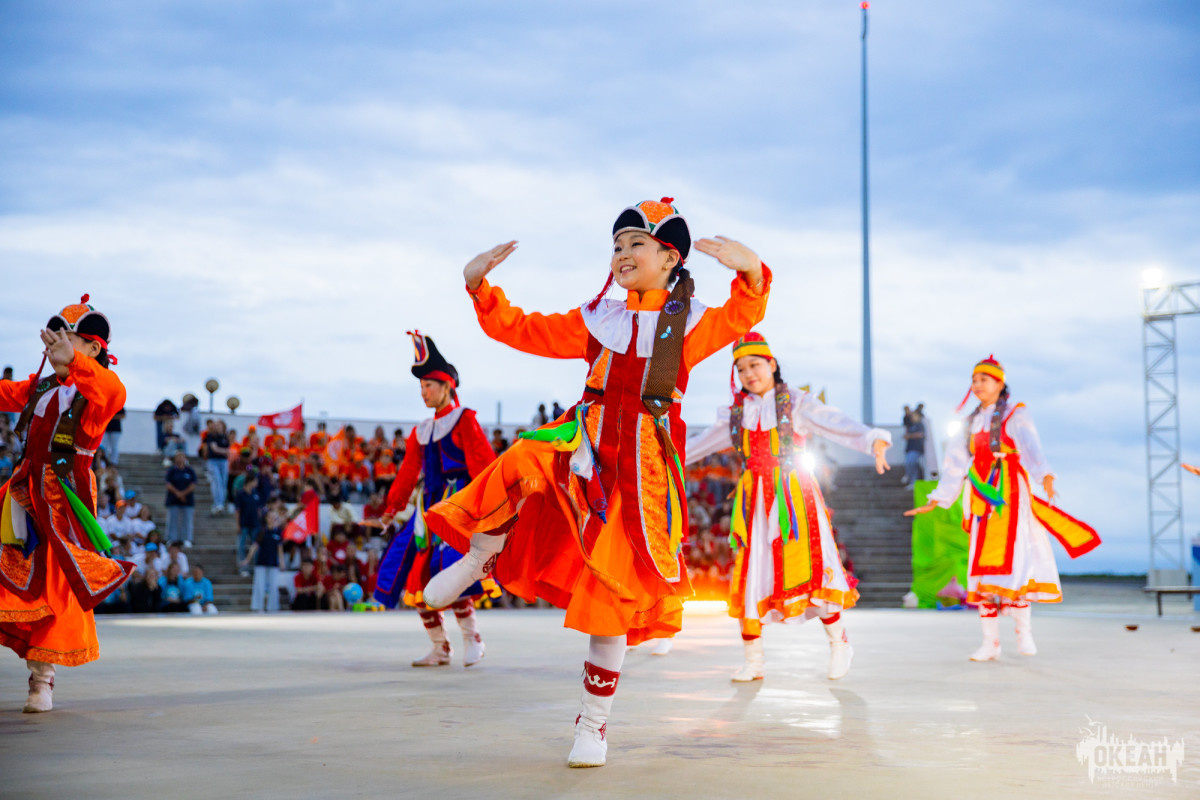 ВДЦ «Океан» отметил Международный день дружбы ярким музыкально-художественным вечером
