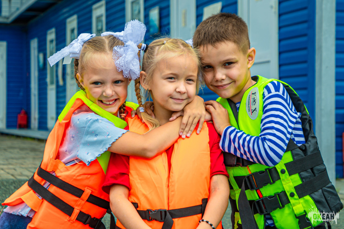 Праздник дружбы и морских приключений: воспитанники детского сада ВДЦ «Океан» отметили День рождения тельняшки