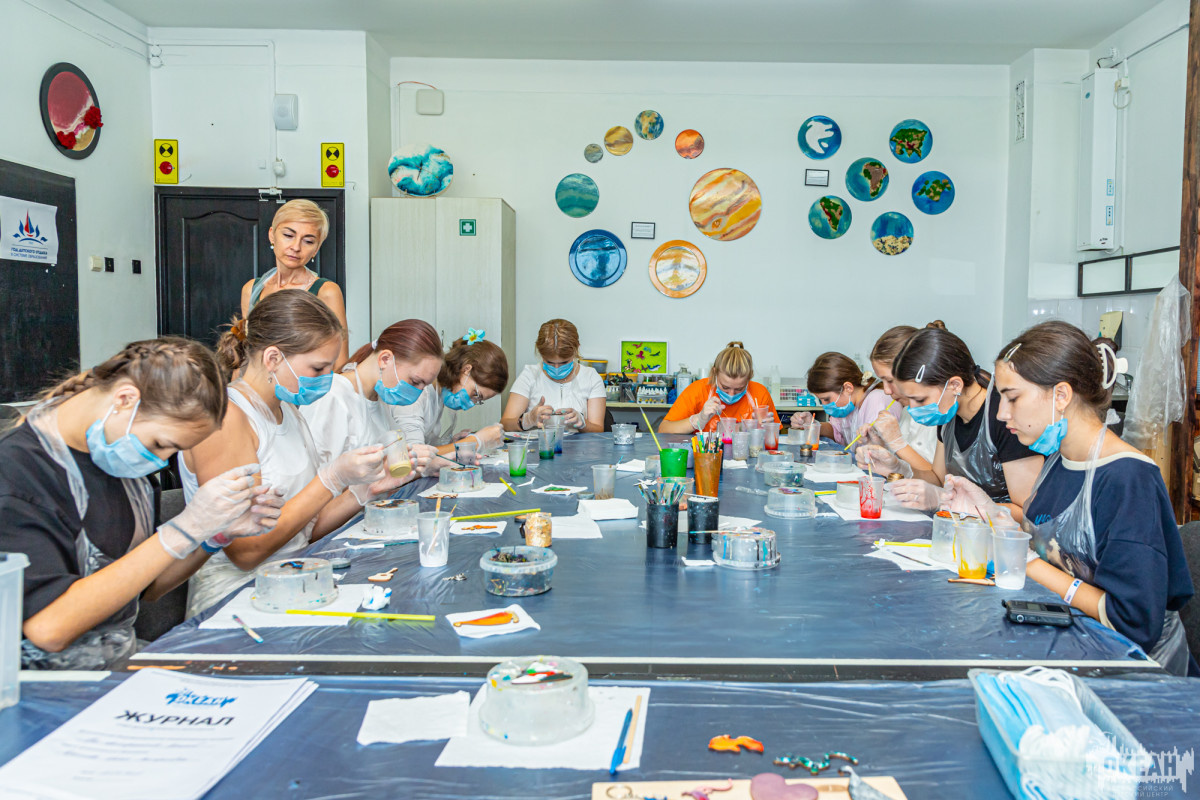 «Образовательный парк»: океанцы создают сувениры своими руками