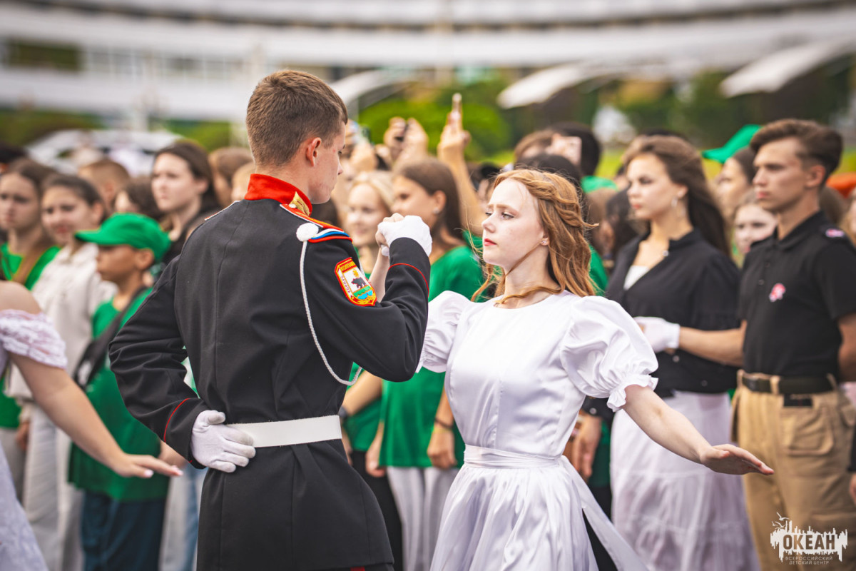Кадетский бал в ВДЦ «Океан» стал финалом образовательной программы «Служить России»
