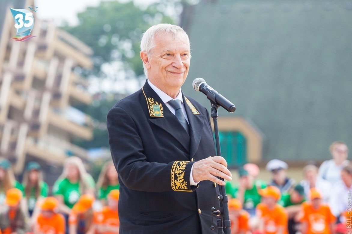 Поздравление с 35-летием «Океана» от Чрезвычайного и полномочного посла России, заместителя председателя ассоциации российских дипломатов Валерия Егошкина