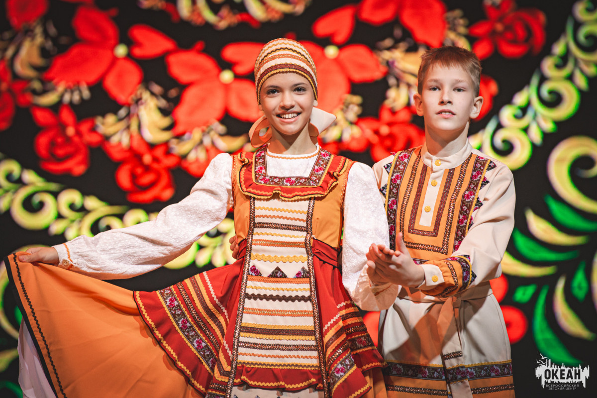 В «Океане» прошёл вожатско-детский спектакль «Варвара-краса, длинная коса»