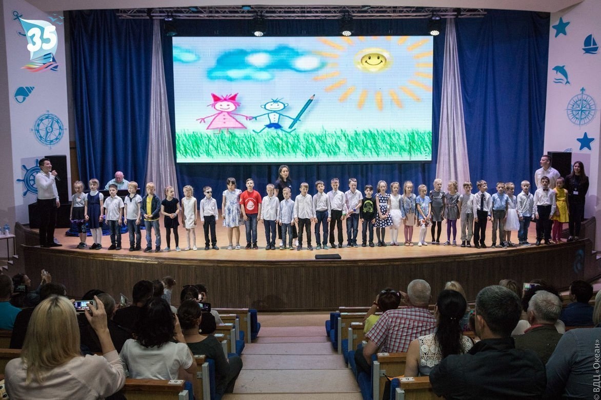 Программа «Путешествие по Лукоморью»: творческим представлением «Для мам и пап» завершилась смена самых юных океанцев