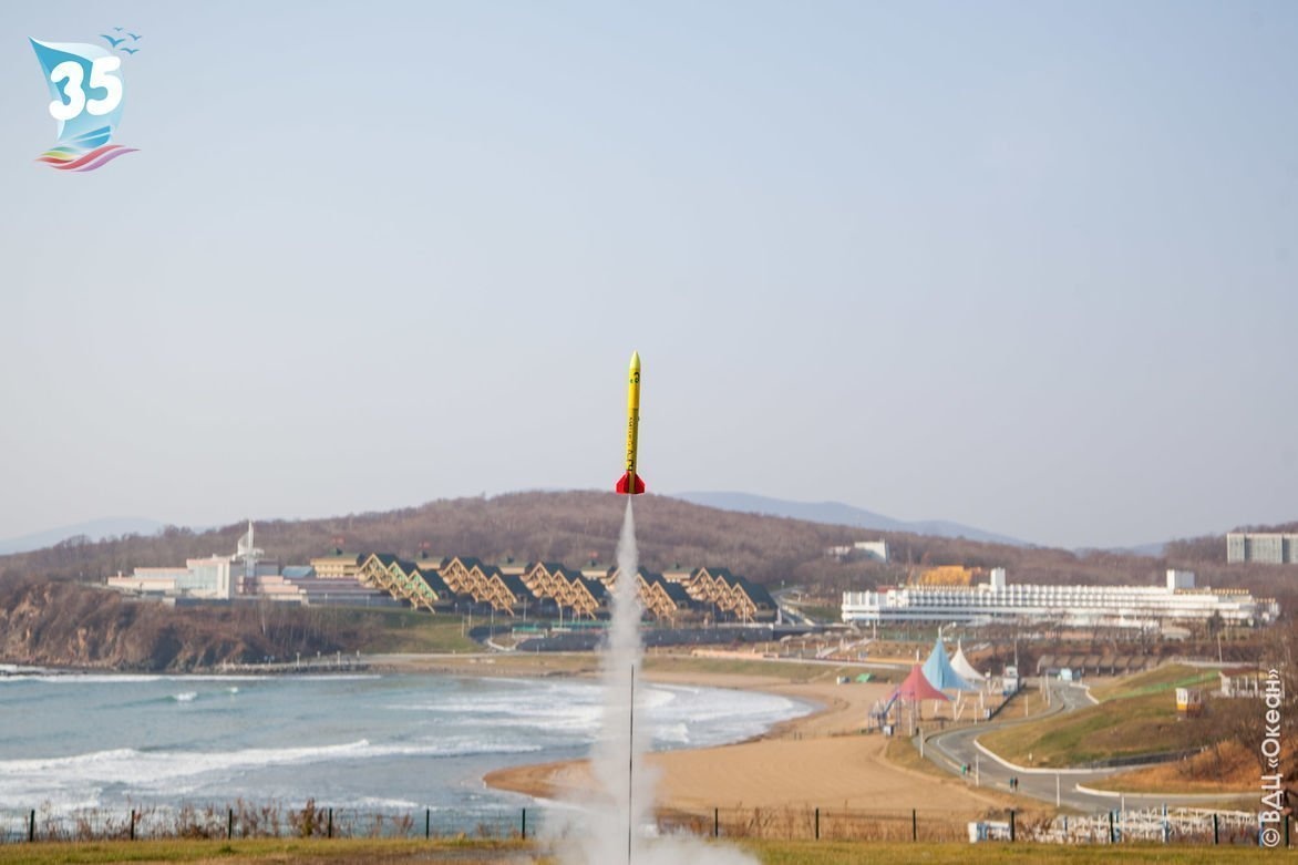 С днём космонавтики!