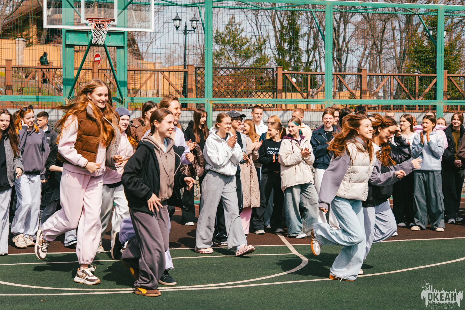 «Хранители маяка»: участники программы «Вожатская академия» освоили правила пребывания в ВДЦ «Океан» в игровой форме