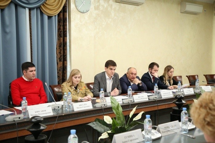 Андрей Базилевский выступил с докладом в Общественной палате РФ по вопросу трудового воспитания школьников