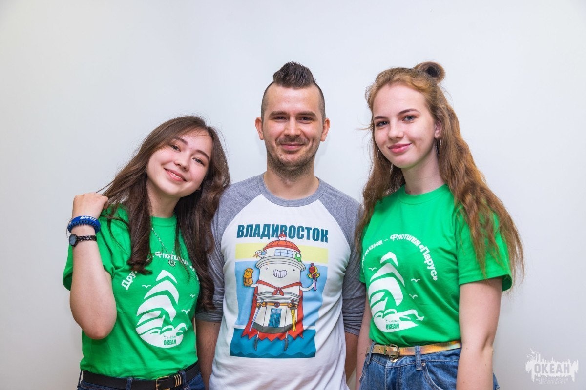 Участники седьмой смены встретились с художником из Санкт-Петербурга