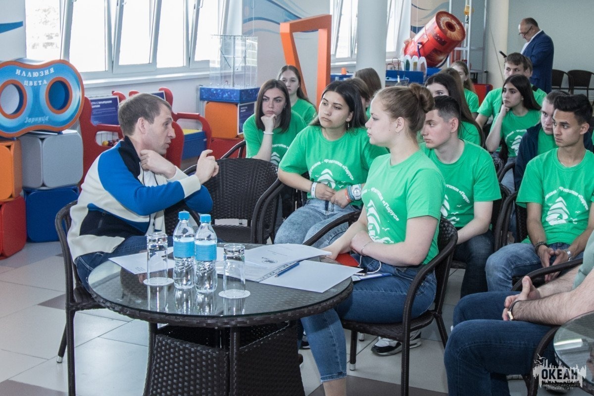 «Океан» посетил министр России по развитию Дальнего Востока и Арктики Александр Козлов