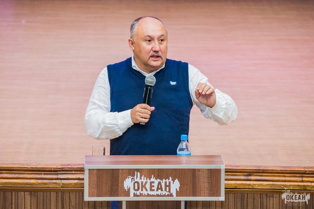 Океанский стиль: «встреча без галстуков» советников дружин с директором Центра Андреем Базилевским