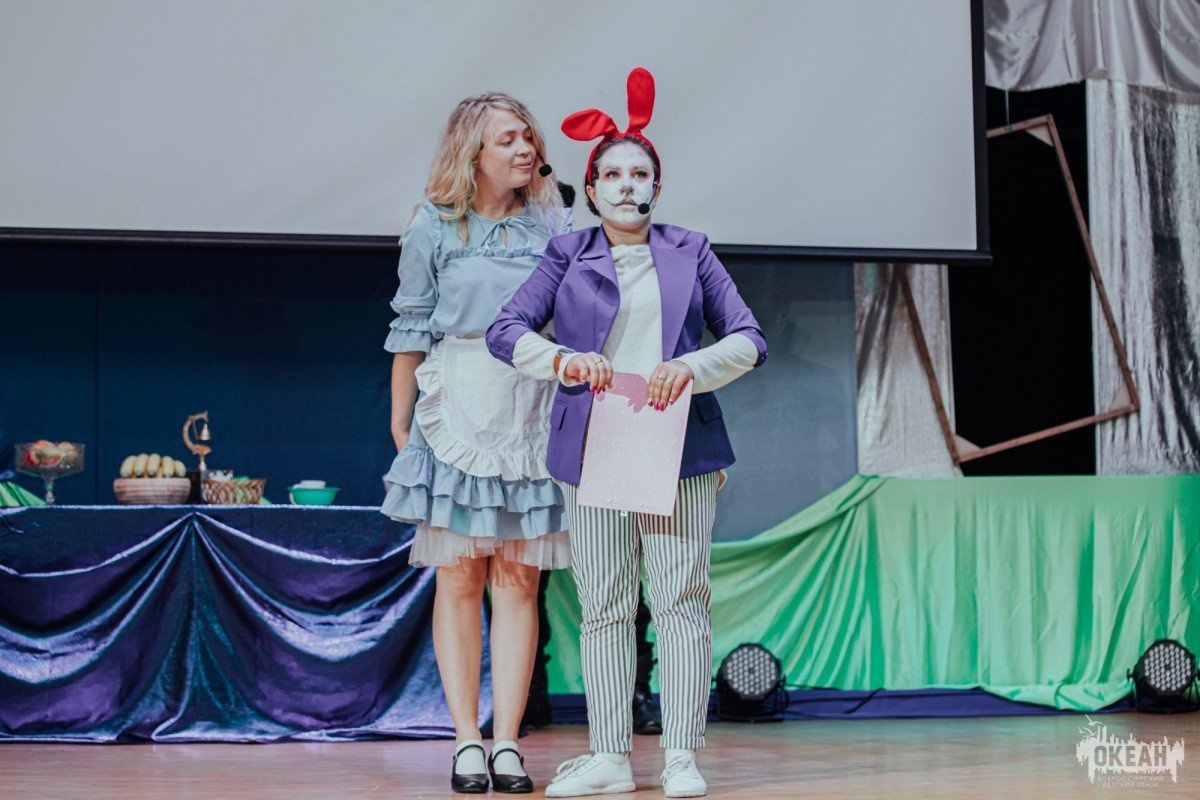 Вечер знакомств: театральное представление объединило океанцев