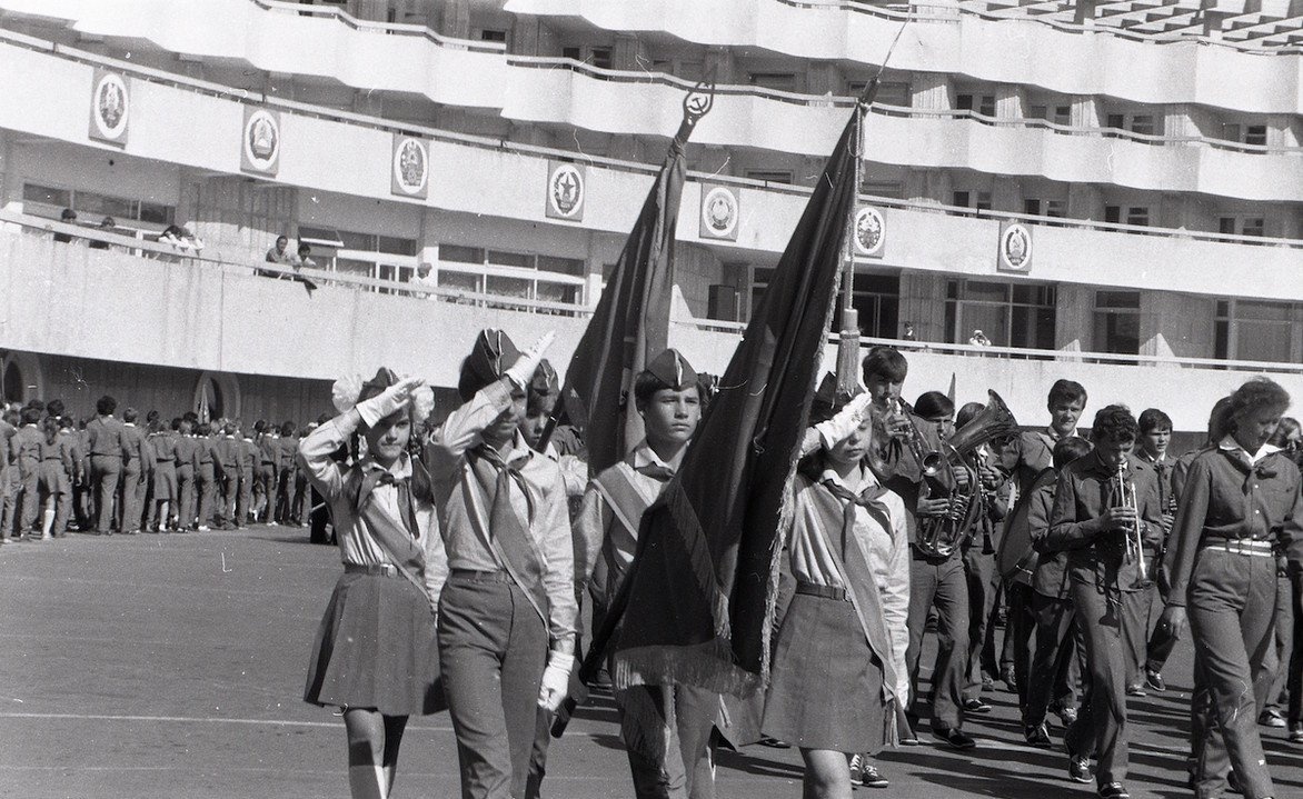 17 августа – день вручения Красного Знамени Всесоюзного пионерского лагеря ЦК ВЛКСМ «Океан»