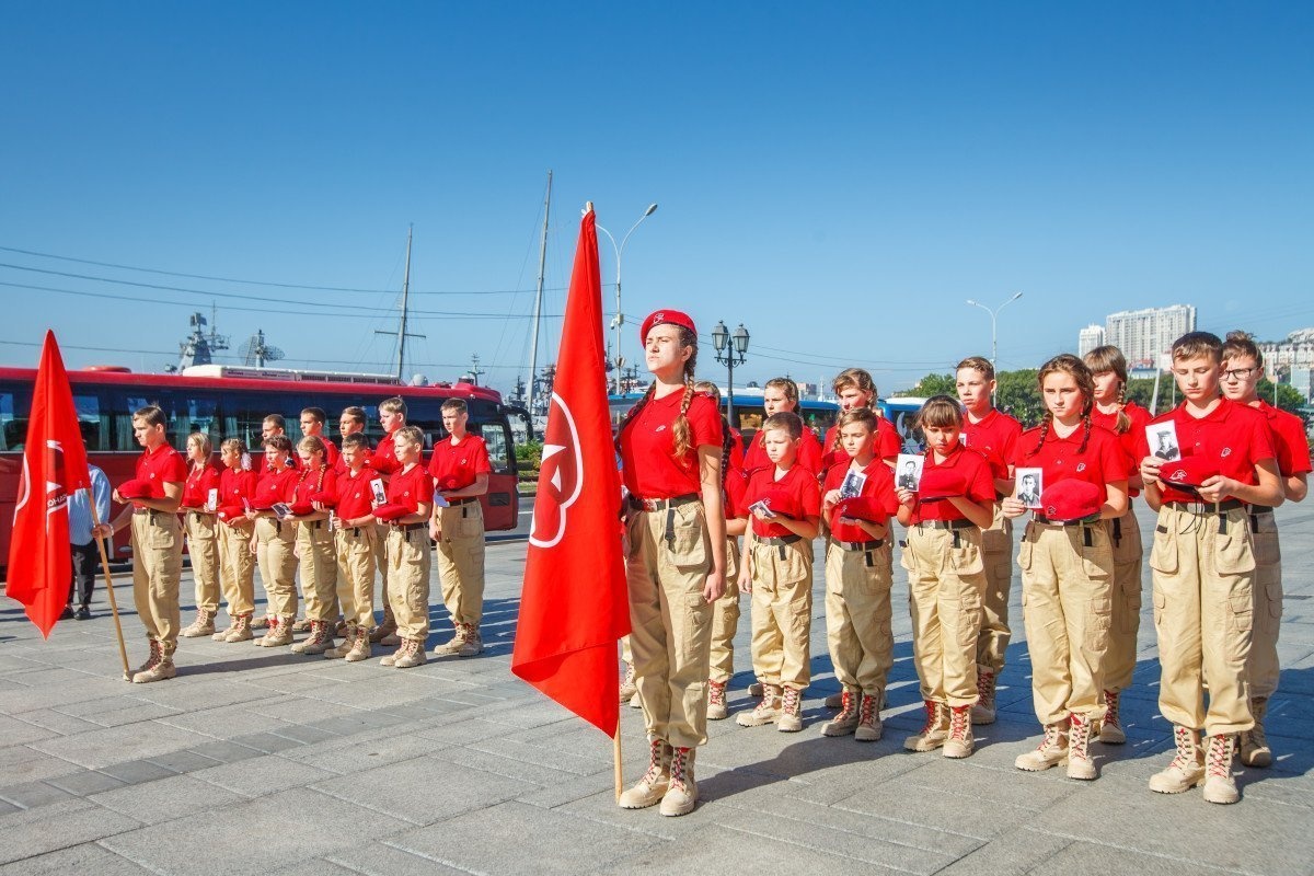 Детский центр встречает юнармейцев!