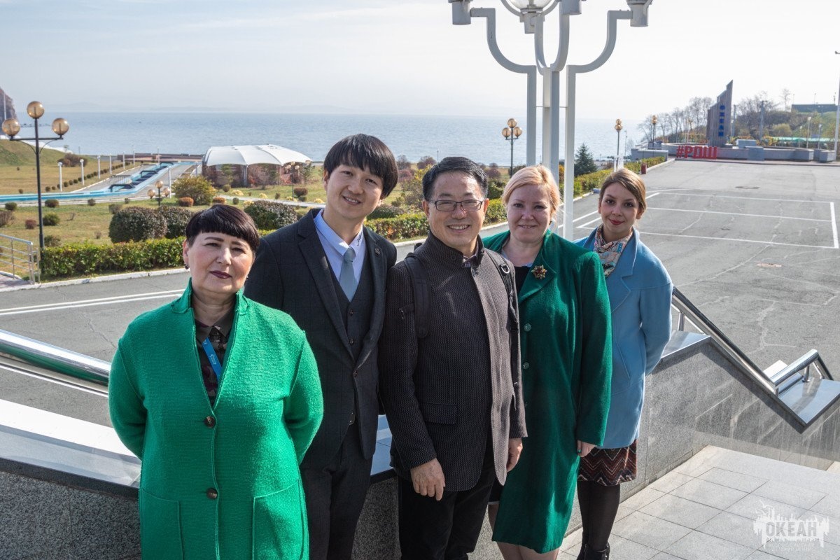 «Океан» посетил профессор Пекинского педагогического университета Хун Ченвень