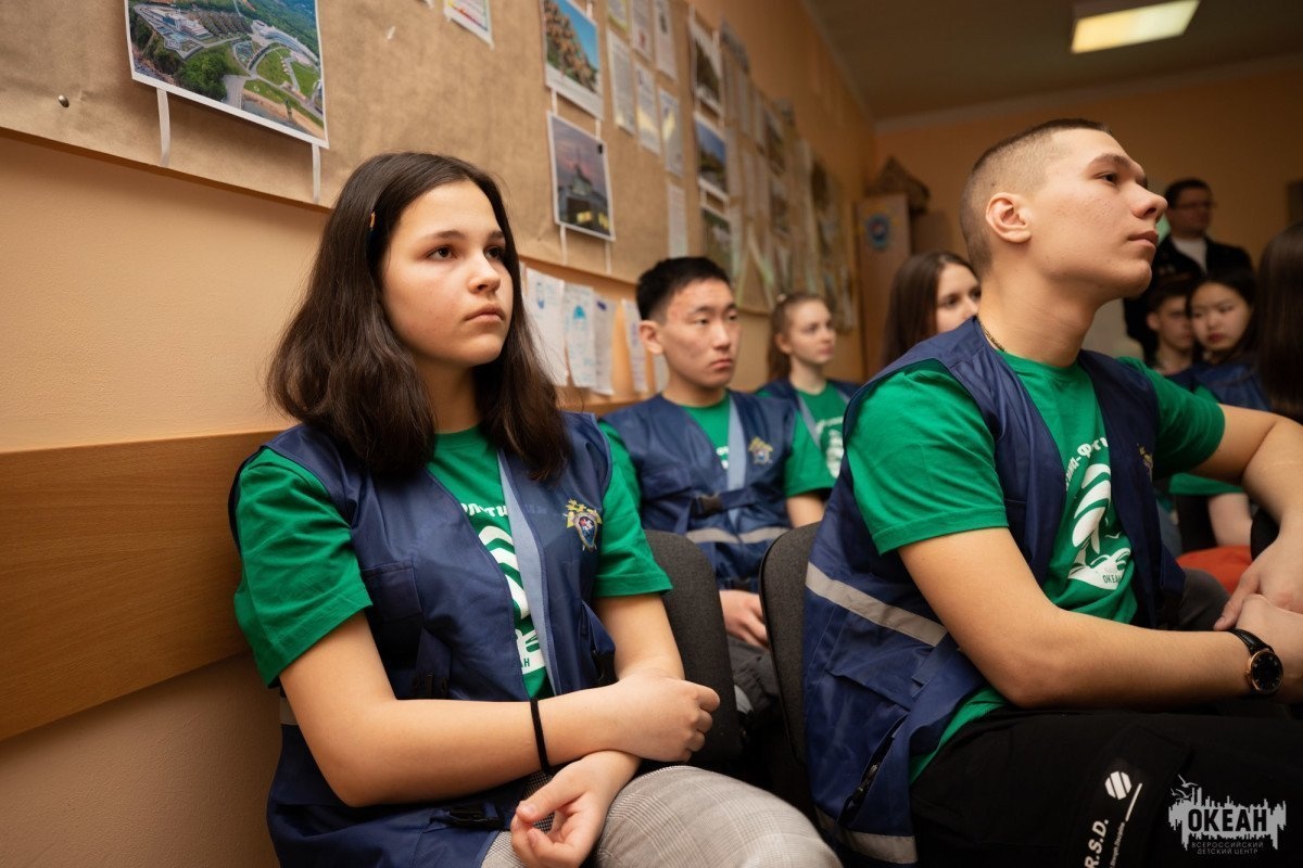 «Творчество без границ»: юные следователи приступили к изучению теории и практики