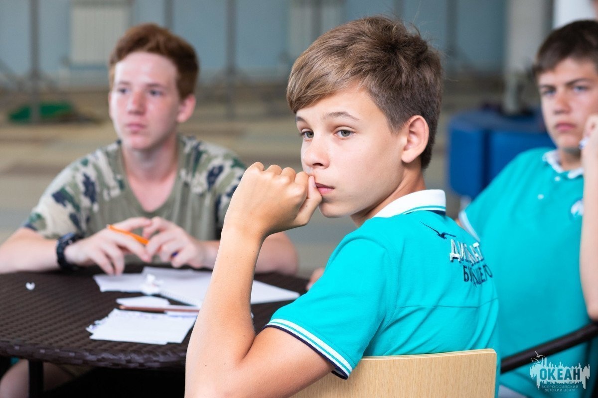 Продолжается приём конкурсных работ на участие в программе «Юный дипломат»