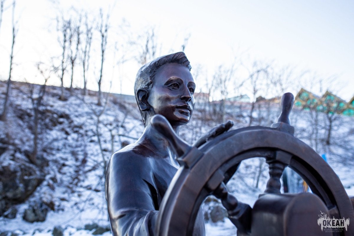 В «Океане» установлен памятник юнге