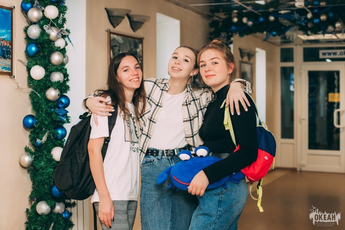 Океанцы готовят новогодние подарки для близких