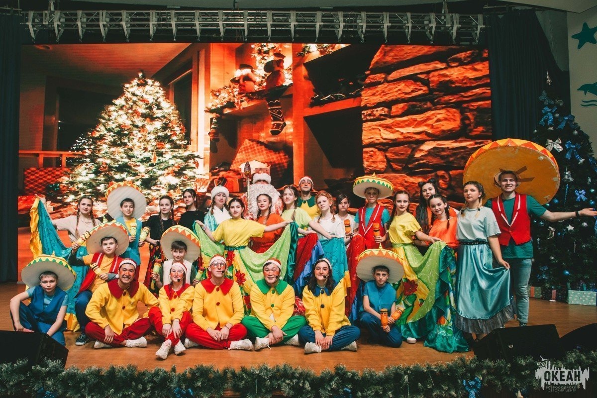 «Новогодние приключения» участников итогового шоу 15 смены