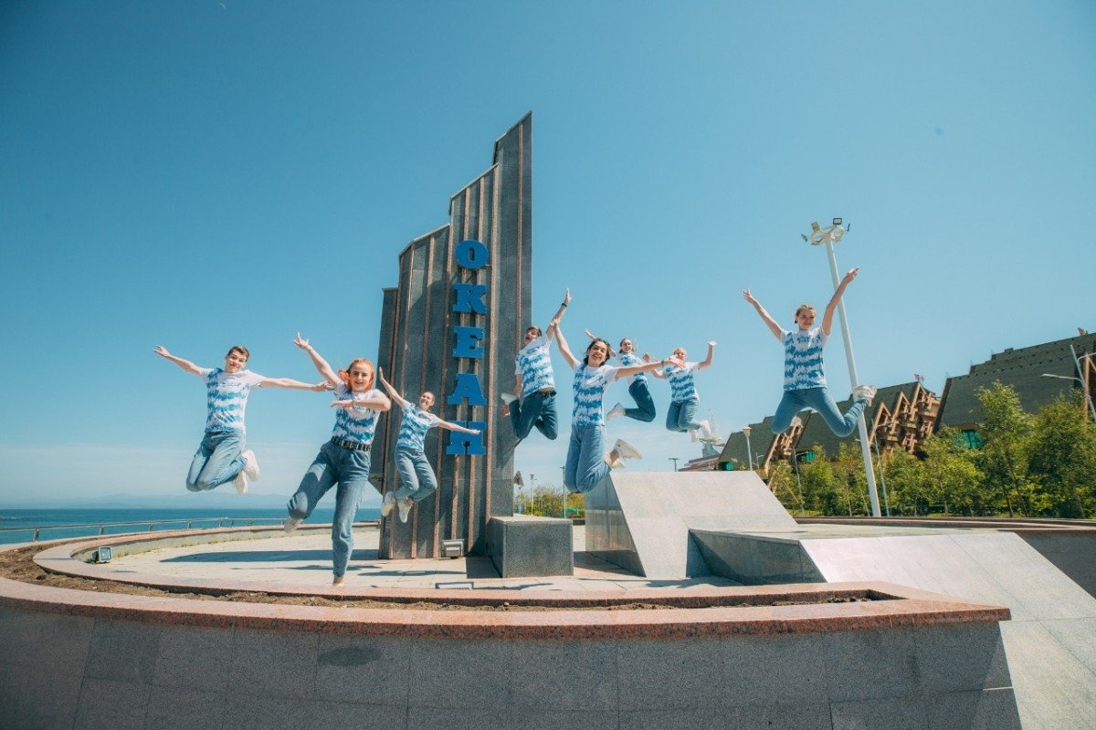 Команда детского центра готовится к открытию океанского лета