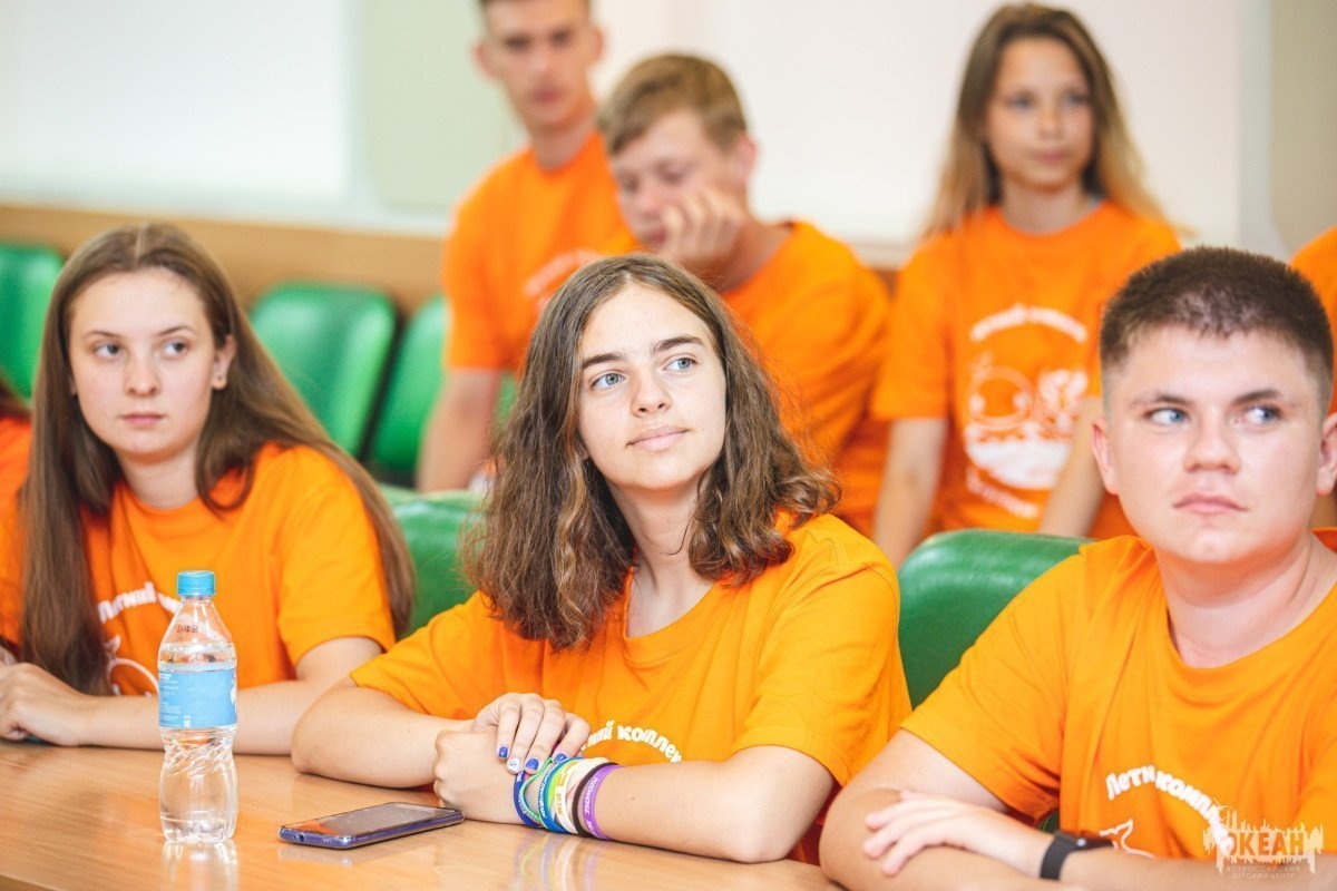 «Классные встречи»: океанцы познакомились с экс-футболистом сборной России