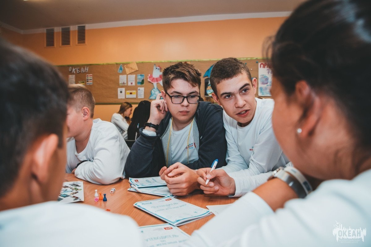 Участники программы «Страна железных дорог» создали собственную настольную игру