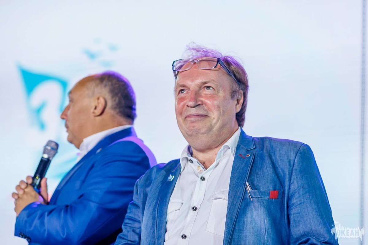 «Океан» поздравляет с юбилеем художественного руководителя Детского музыкального театра «Домисолька» Ивана Жиганова