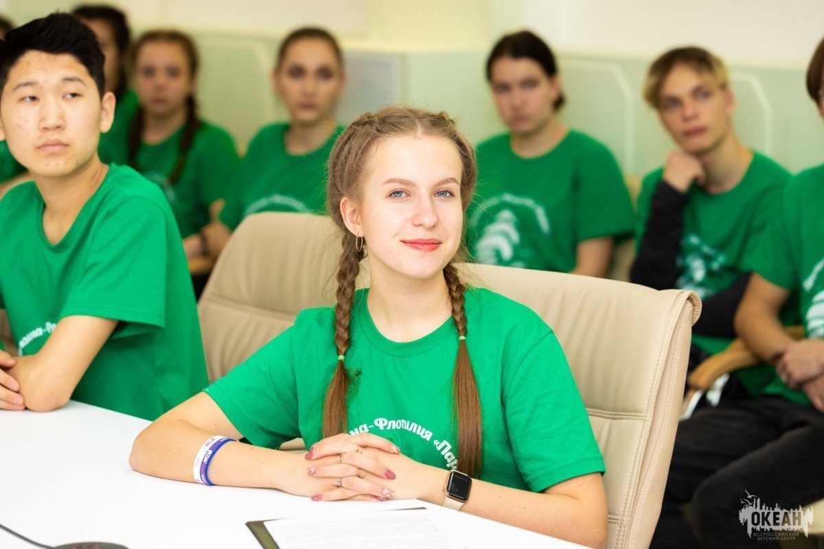 Школьники из ВДЦ «Океан» стали участниками международного телемоста «Будем жить!», посвящённого Дню воссоединения Крыма с Россией