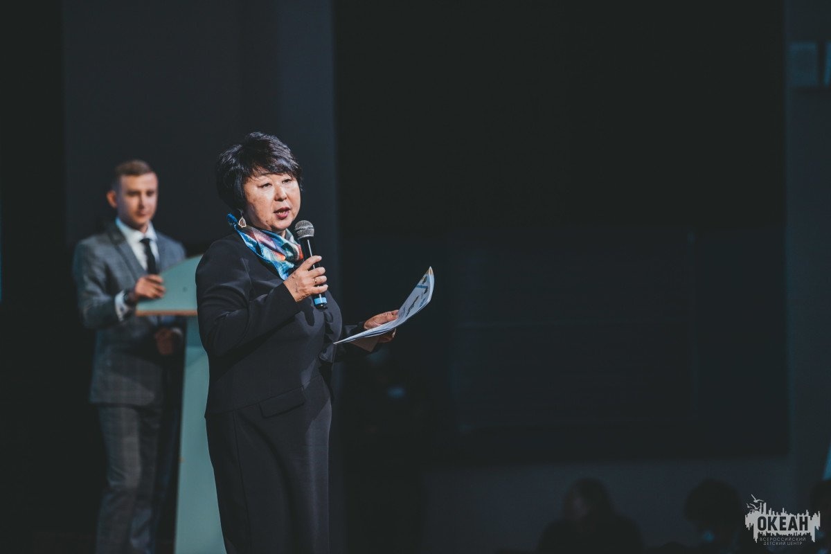 Отдел повышения квалификации и аттестации педагогических кадров провёл онлайн-семинар о конкурсах профессионального мастерства