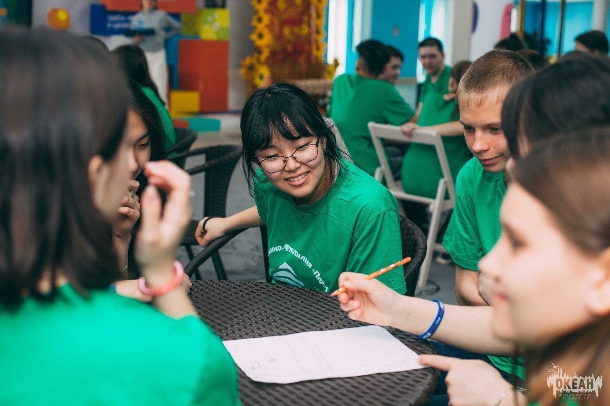 «Широка страна моя родная»: океанцы приняли участие в исторической викторине