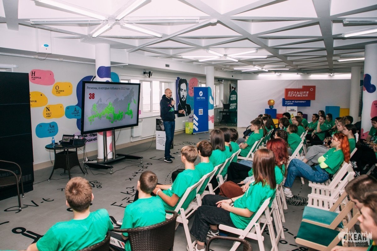 «#ПроСпорт»: океанцы познакомились с победителем конкурса «Лидеры России» Олегом Лебедевым