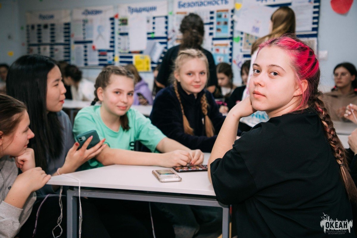 Акция «Дети – детям!»: участники первой смены проводят мастер-классы для сверстников